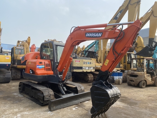 6 Tonnen Original Gebraucht Doosan DX60 Crawler Bagger mit 39,7 kW Motorleistung und 0,21m3 Eimer Kapazität