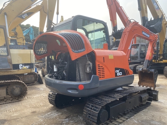 6 Tonnen Original Gebraucht Doosan DX60 Crawler Bagger mit 39,7 kW Motorleistung und 0,21m3 Eimer Kapazität