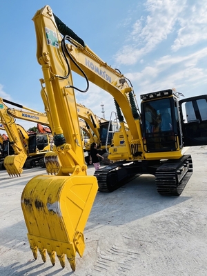 Komatsu PC130-7 mit Komatsu SAA4D95LE-3-Motor